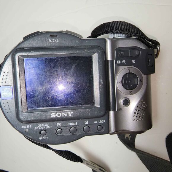 Sony MVC-CD400 Mavica Digital Camera,3x Optical Zoom - Picture 3 of 6